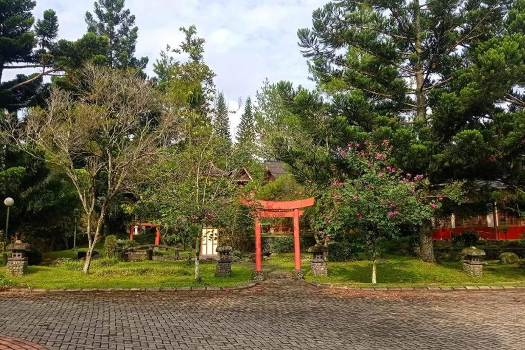 Designer Villa Tokyo Cianjur Exterior photo
