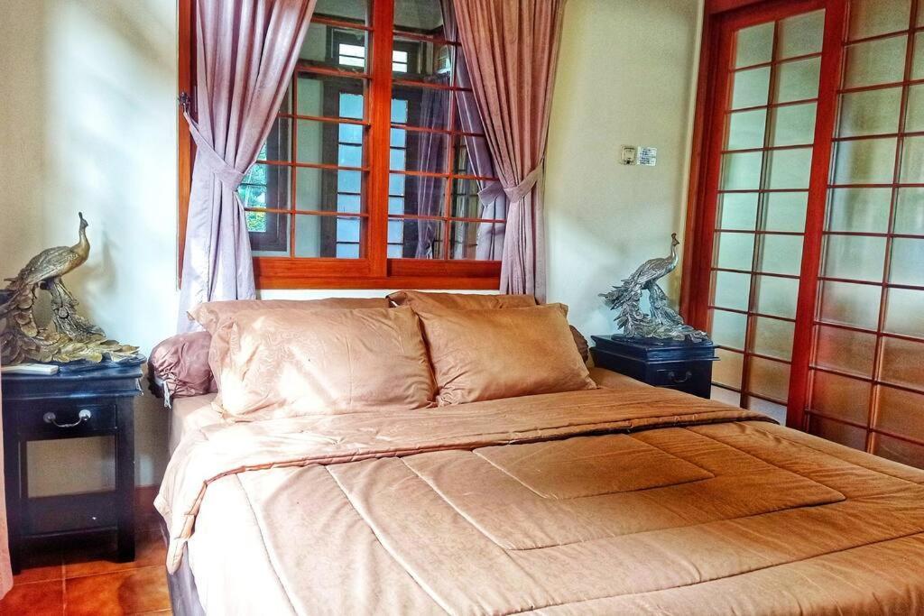 Designer Villa Tokyo Cianjur Exterior photo