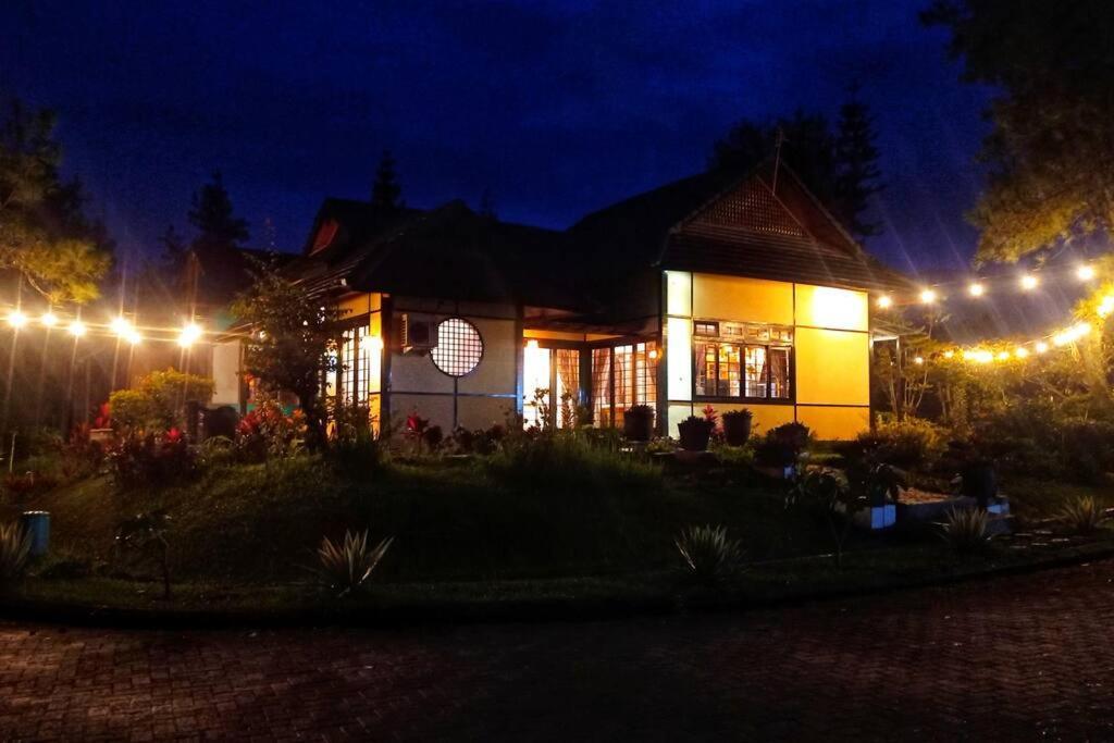 Designer Villa Tokyo Cianjur Exterior photo