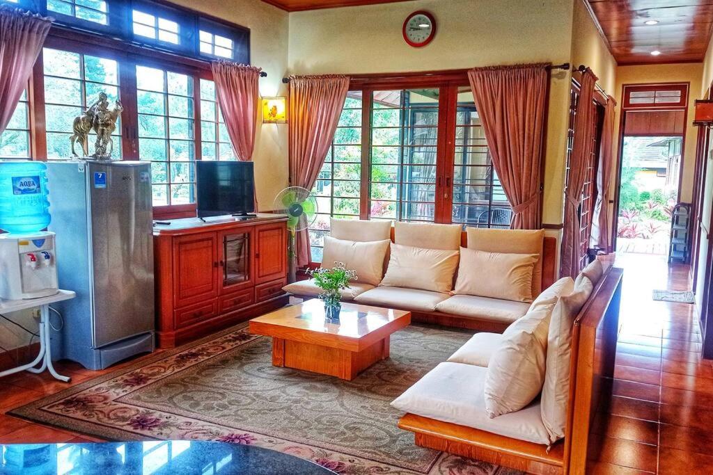 Designer Villa Tokyo Cianjur Exterior photo