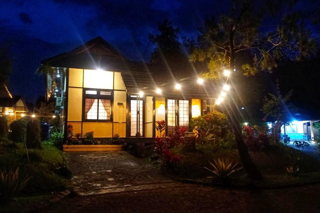 Designer Villa Tokyo Cianjur Exterior photo