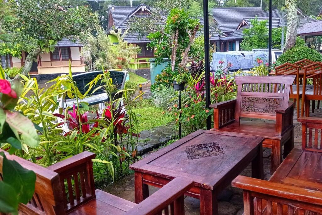 Designer Villa Tokyo Cianjur Exterior photo